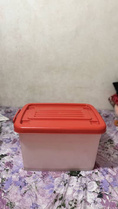 Storage box