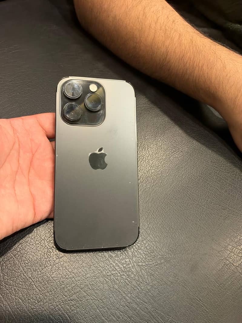 Apple iPhone 14 Pro 1