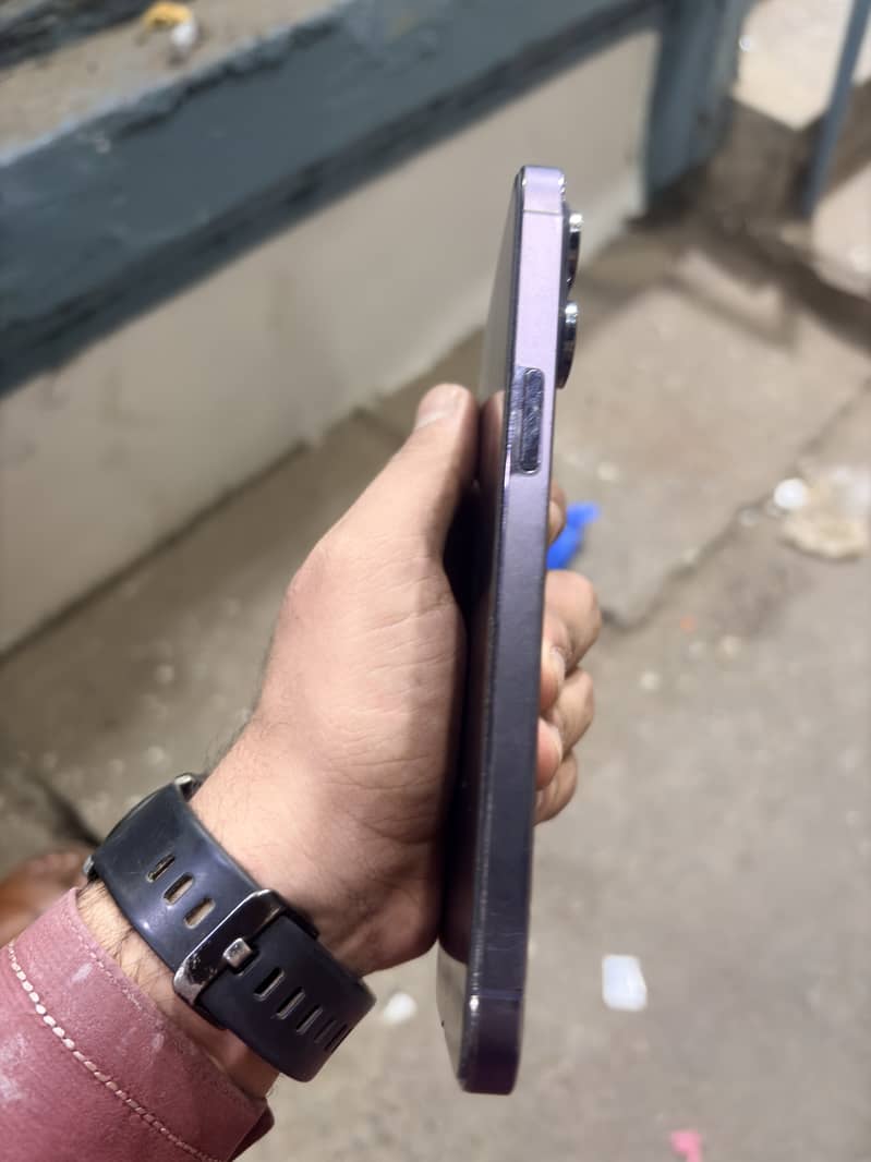 Apple iPhone 14 Pro Max 1