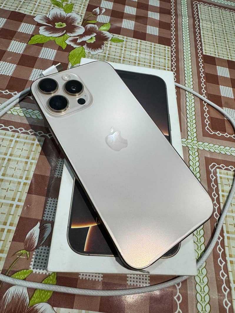 Apple iPhone 16 Pro Max 0