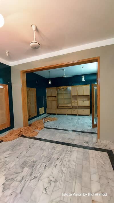 0321 86 10 688 Single story 18 Marla house available for rent Sui gas available in Khyaban colony 2