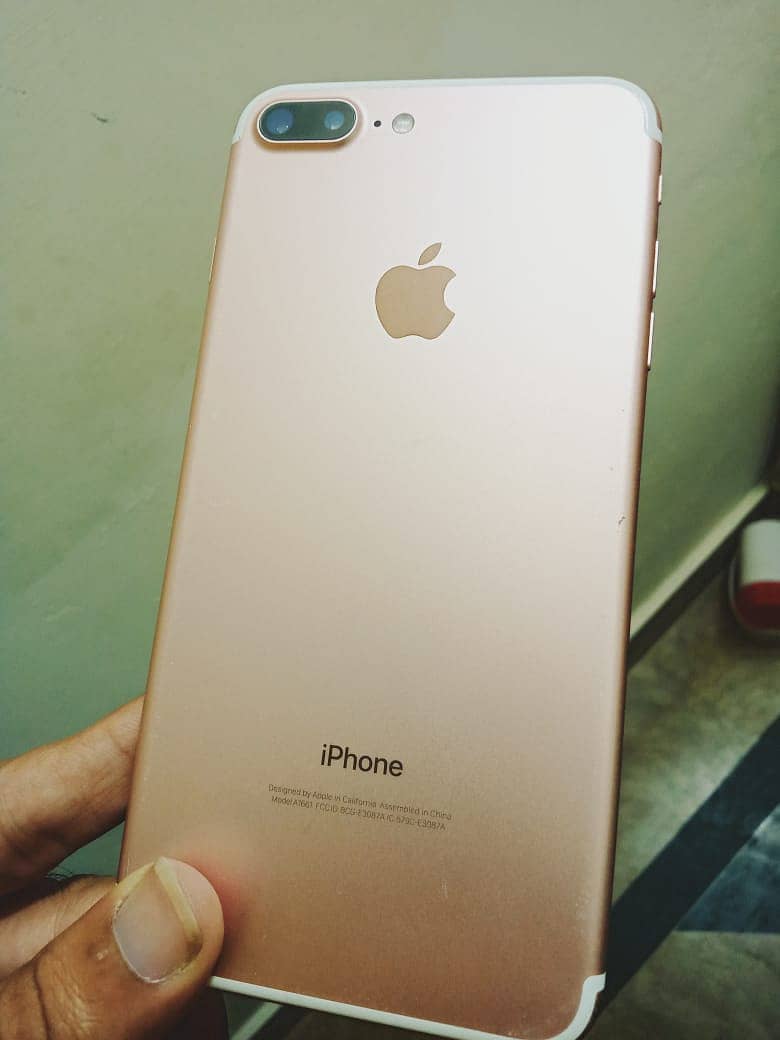 Apple iPhone 7 Plus 0