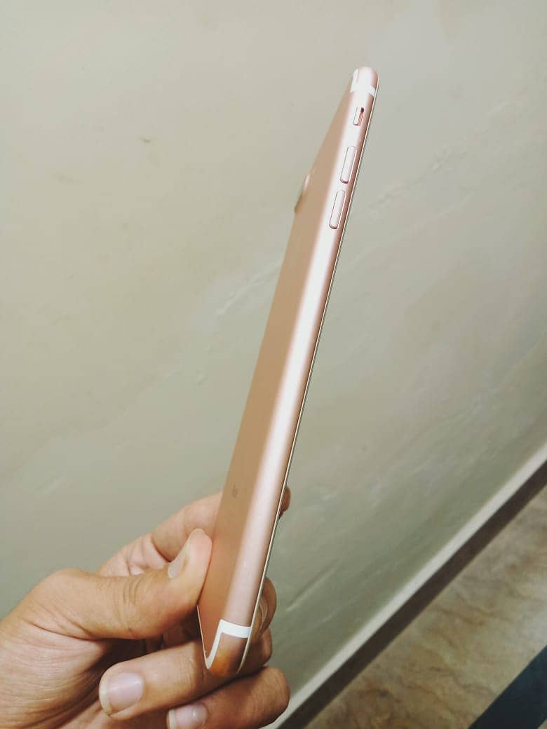 Apple iPhone 7 Plus 1