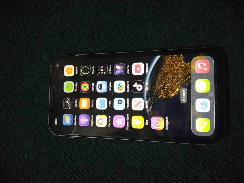 Apple iPhone 11 4