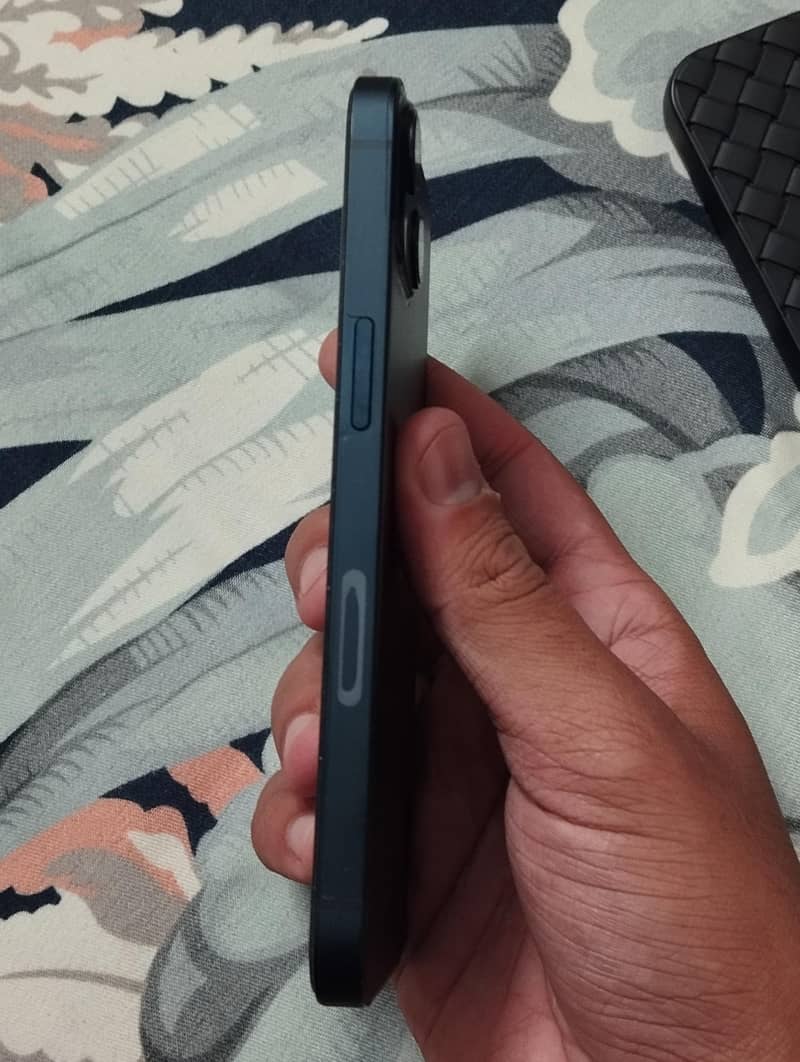 Apple iPhone 13 1