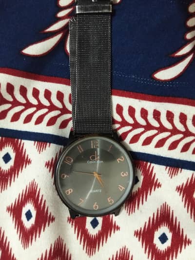 watch back cover or cell nahi ha