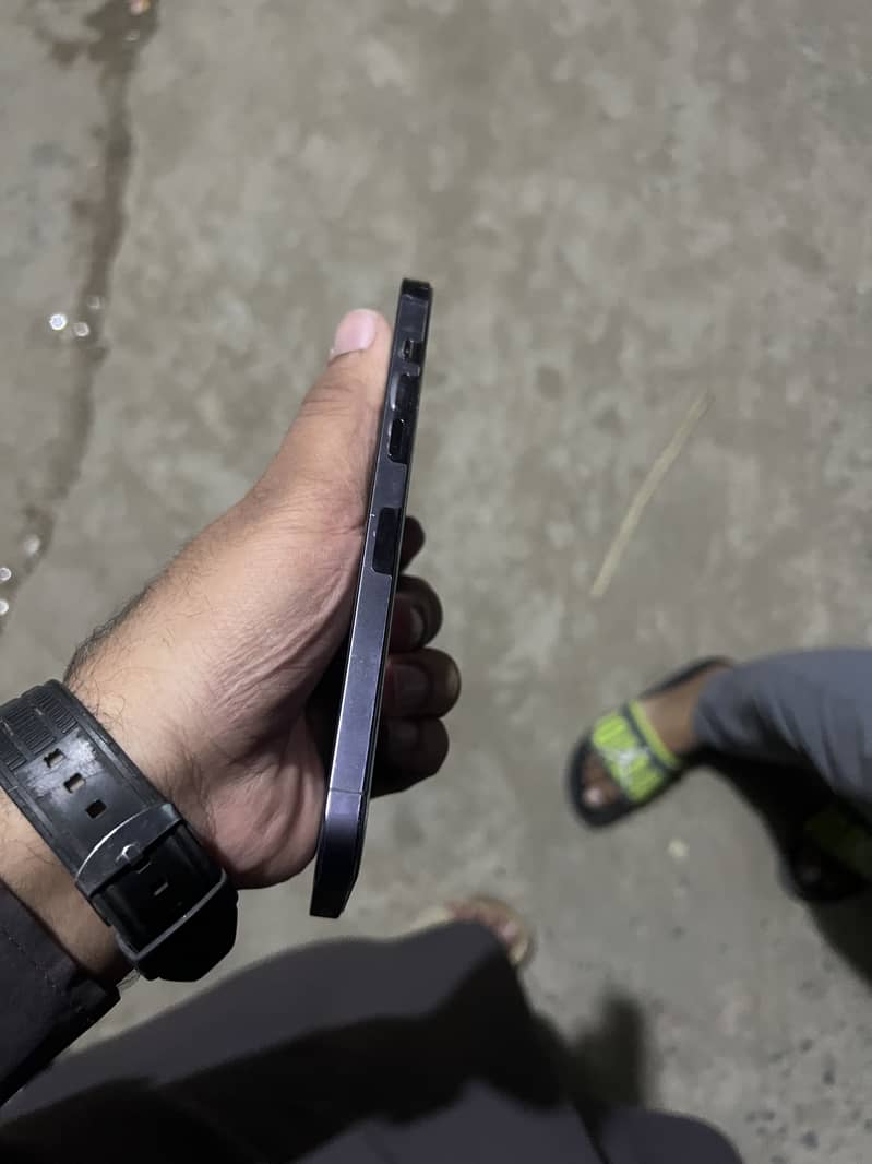 Apple iPhone 14 Pro Max 6