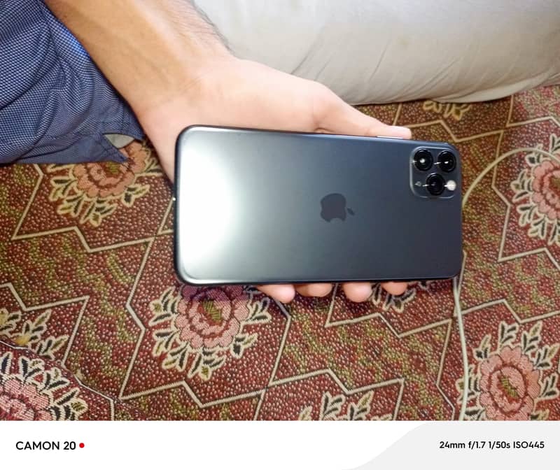 Apple iPhone 11 Pro Max 0