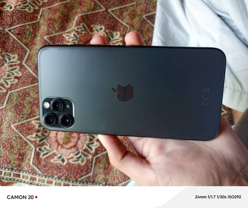 Apple iPhone 11 Pro Max 1