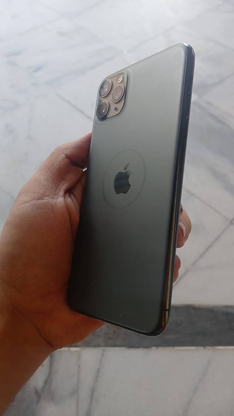 Apple iPhone 11 Pro Max 3