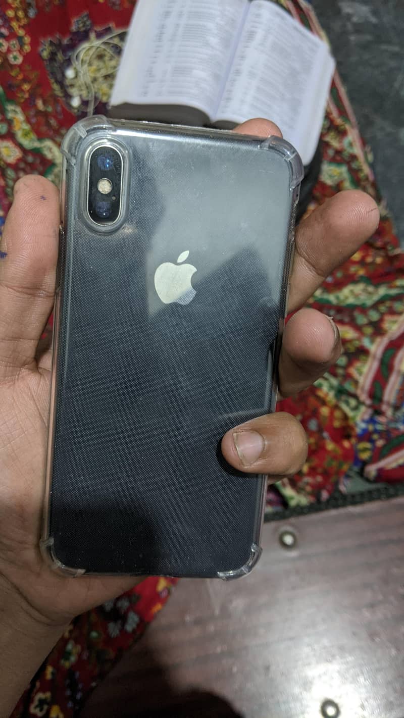 Apple iPhone XS 1