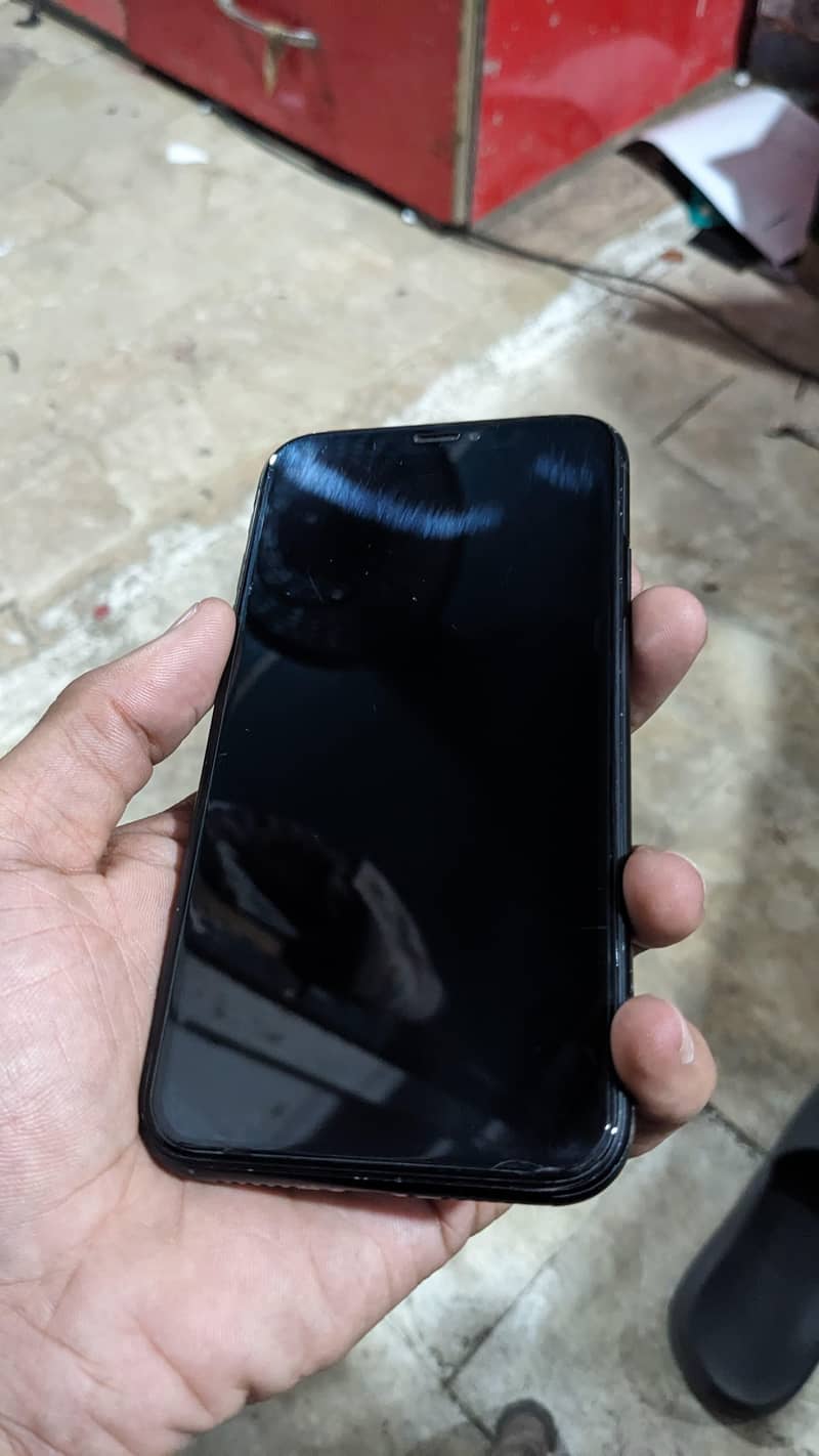 Apple iPhone XR 1