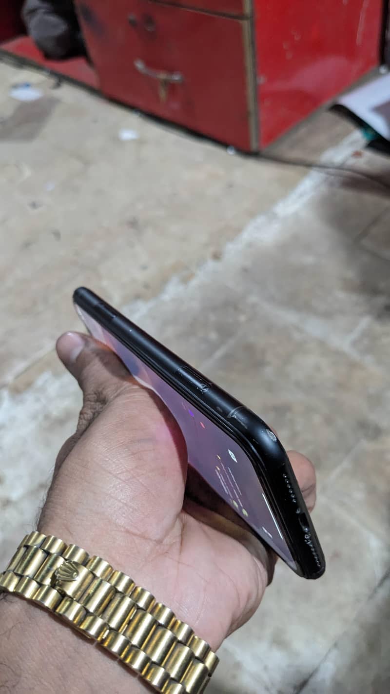 Apple iPhone XR 5