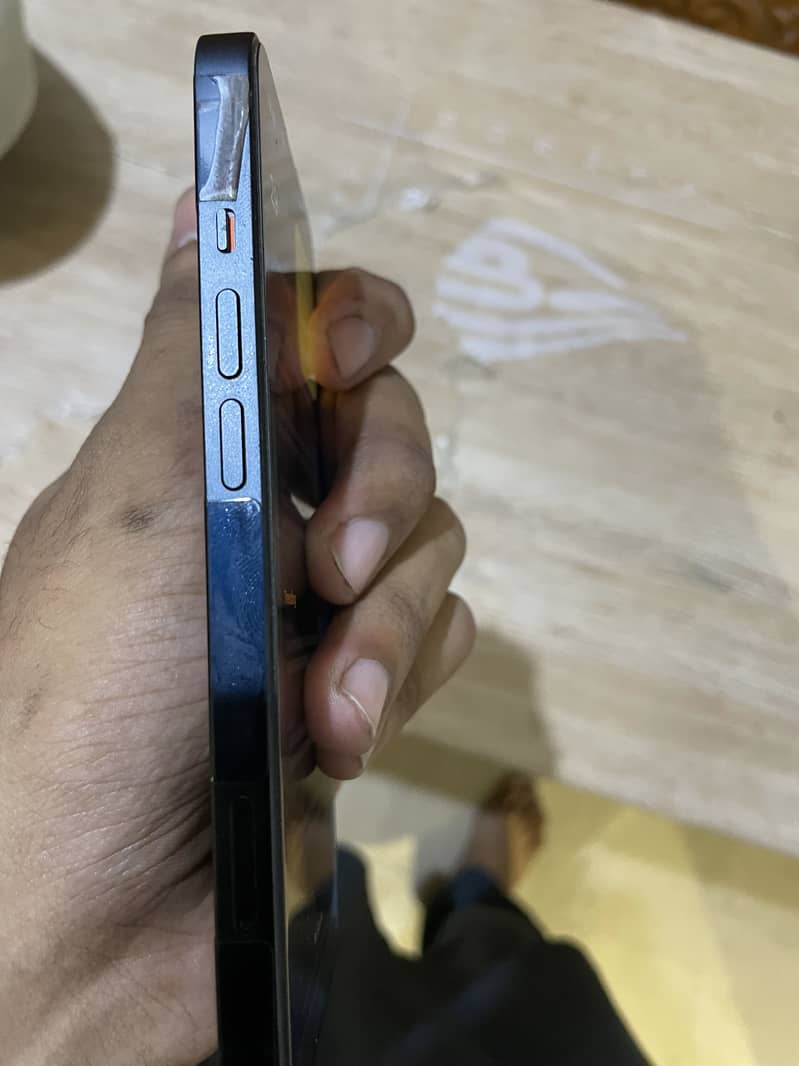 Apple iPhone 13 7