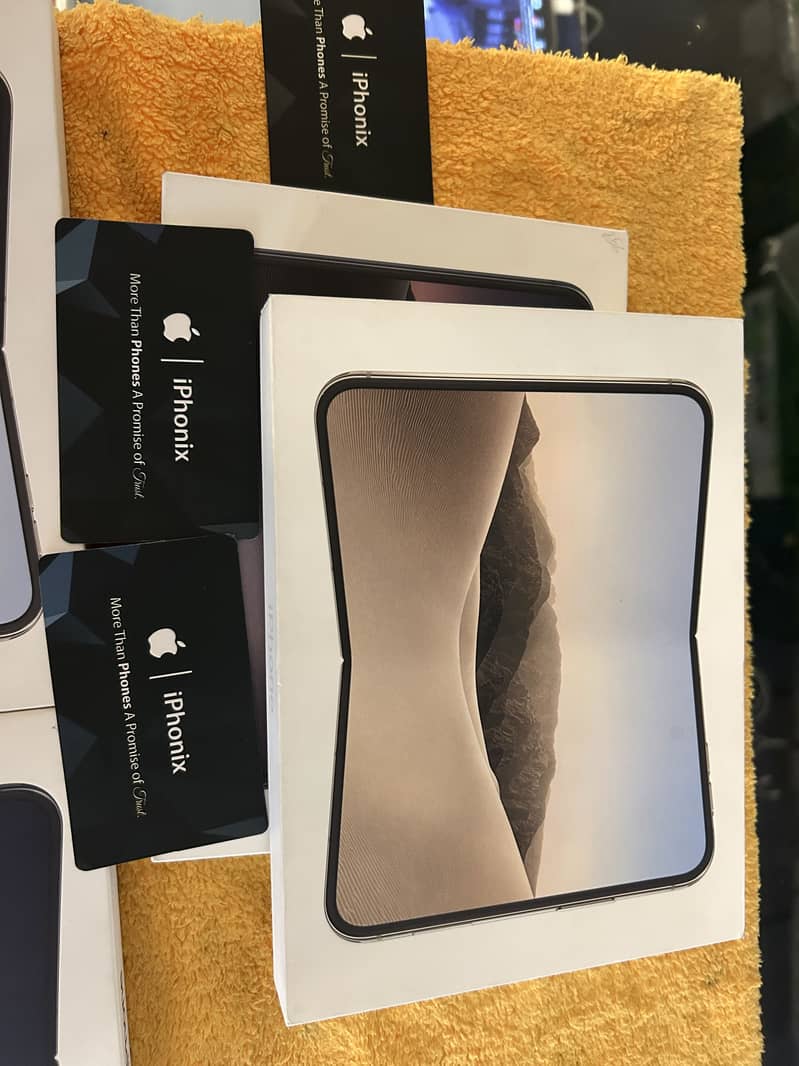 Apple iPhone Duo 1