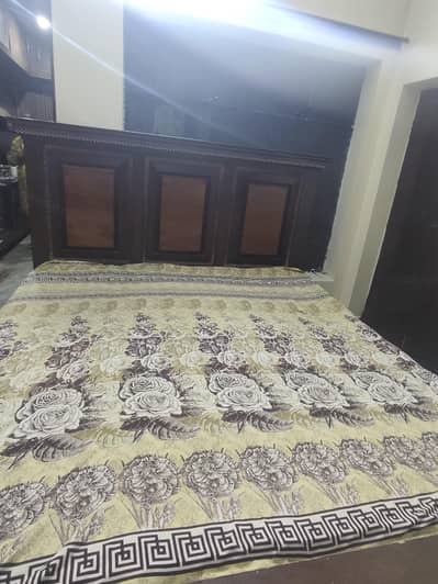 king size bed with mattress