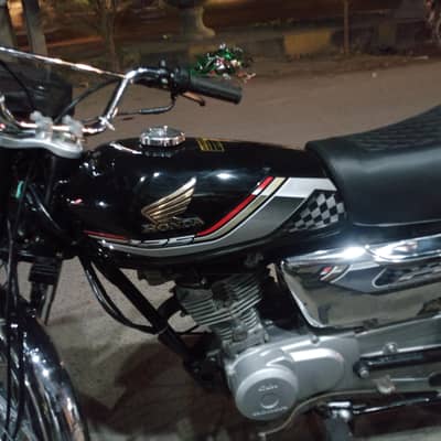 Honda 125  new condition in 26 model salif