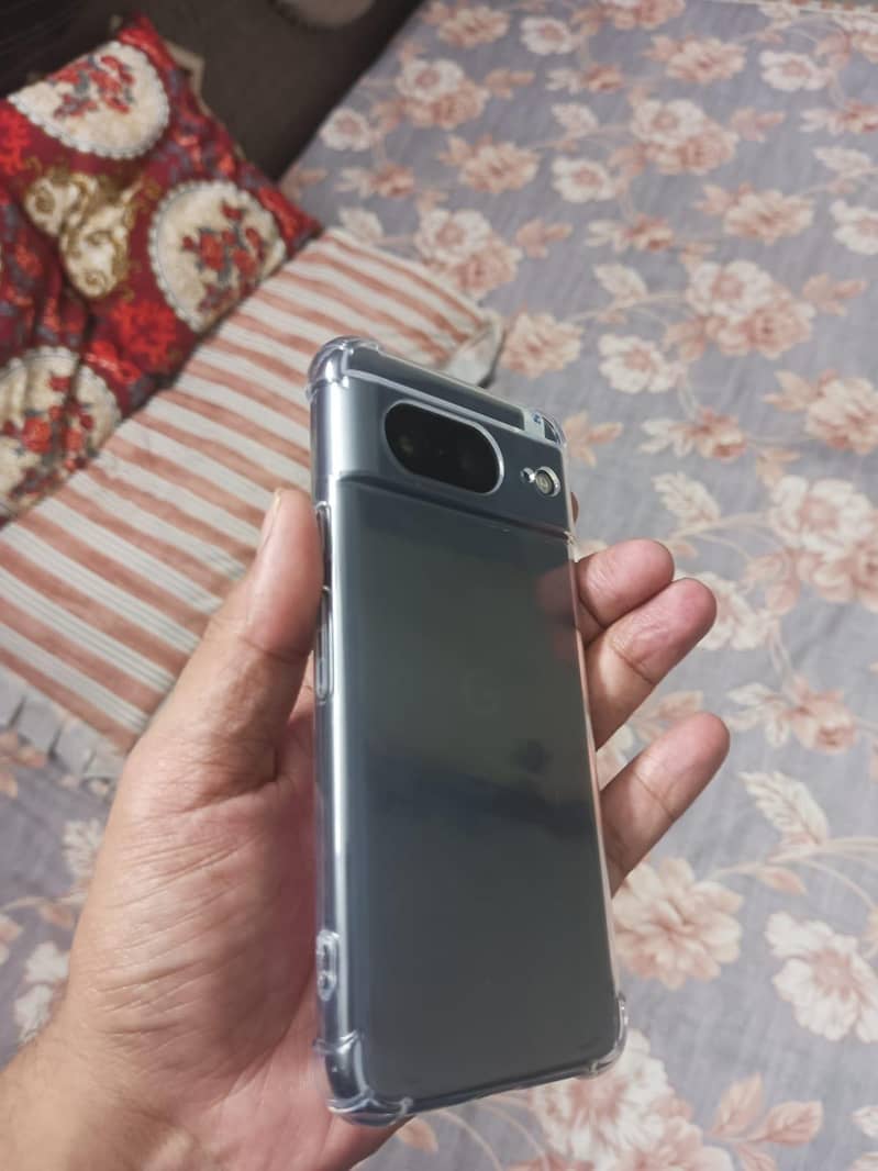 Google Pixel 8 1
