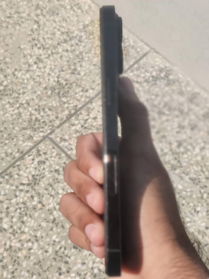 Apple iPhone 14 Pro Max 1