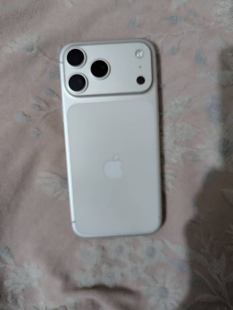 Apple iPhone 17 Pro Max 0