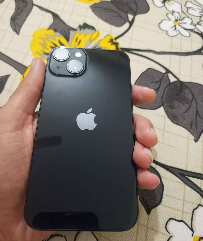 Apple iPhone 13 JV 1