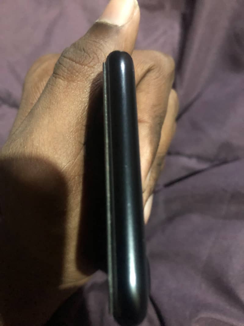 Apple iPhone SE 2nd generation 1