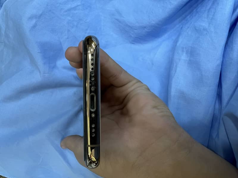 Apple iPhone 11 Pro 7