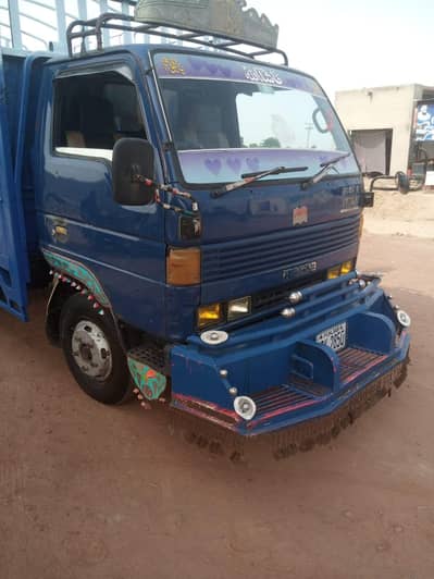 master enjion gear 3300 12 foot tralli new tyres mazda Titan cabin