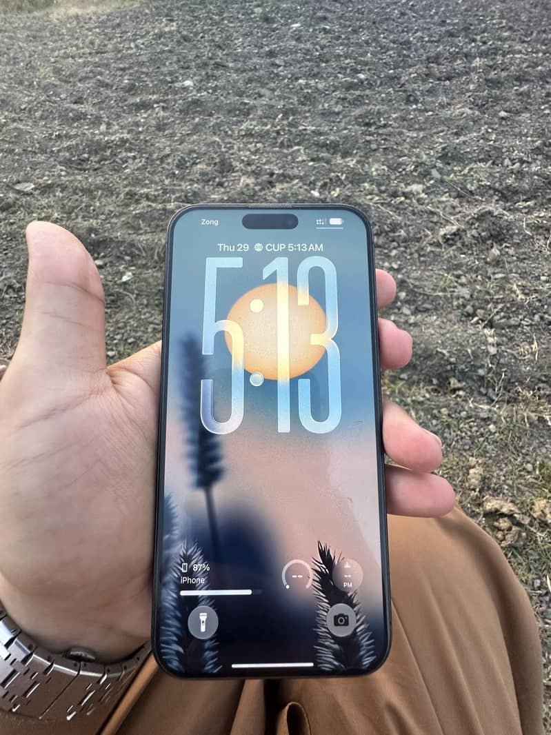 Apple iPhone 15 Pro Max 1