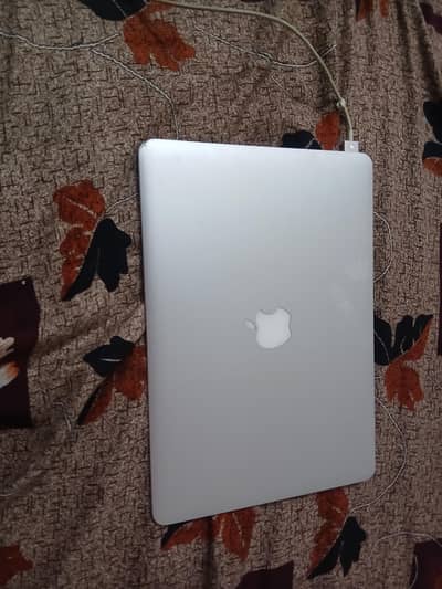 Apple MacBook Air 2015 Core i5 | 8GB RAM | 256