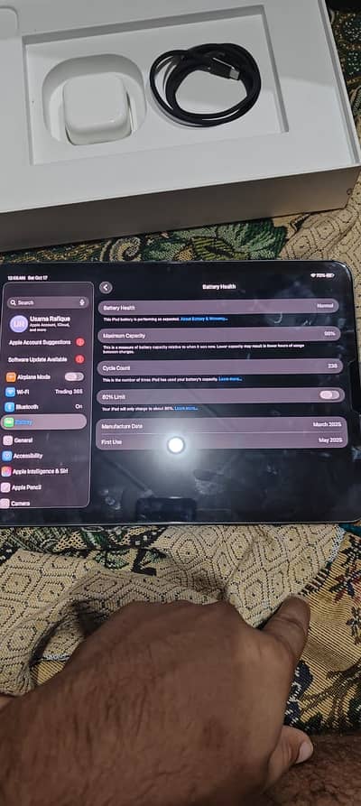 Ipad pro 11" M4  256 GB 90% battery health BOX Charger 10/10 condition