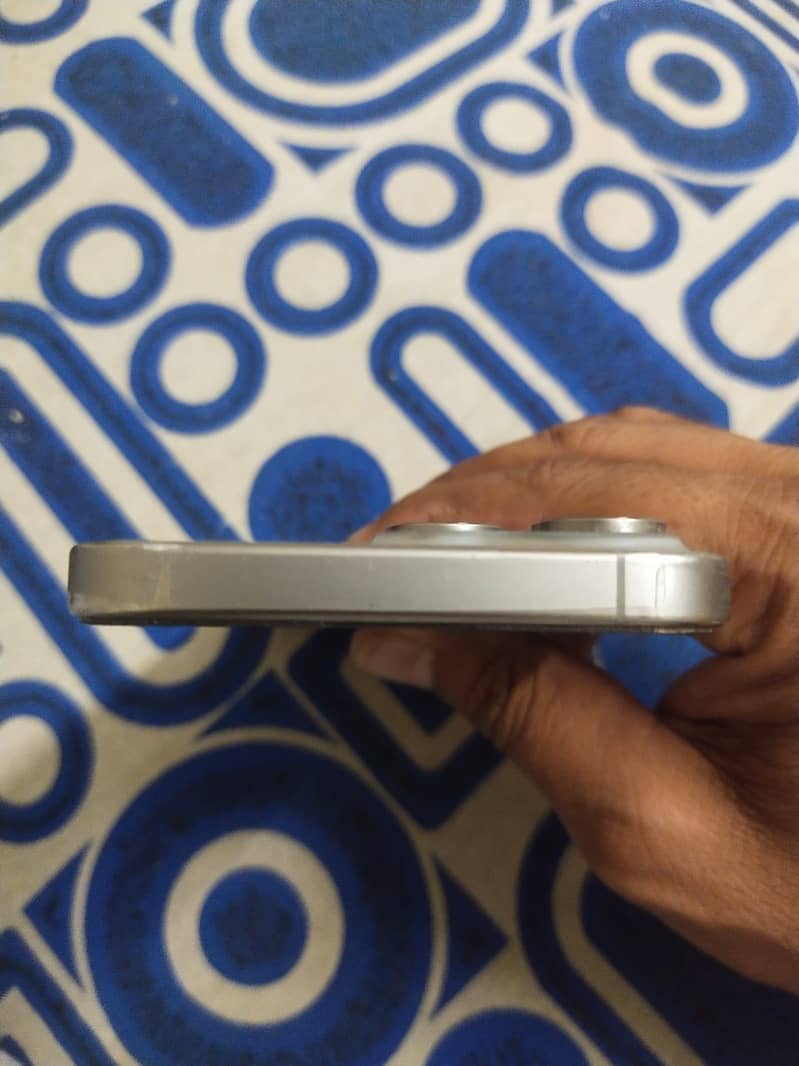 Apple iPhone 15 plus 0