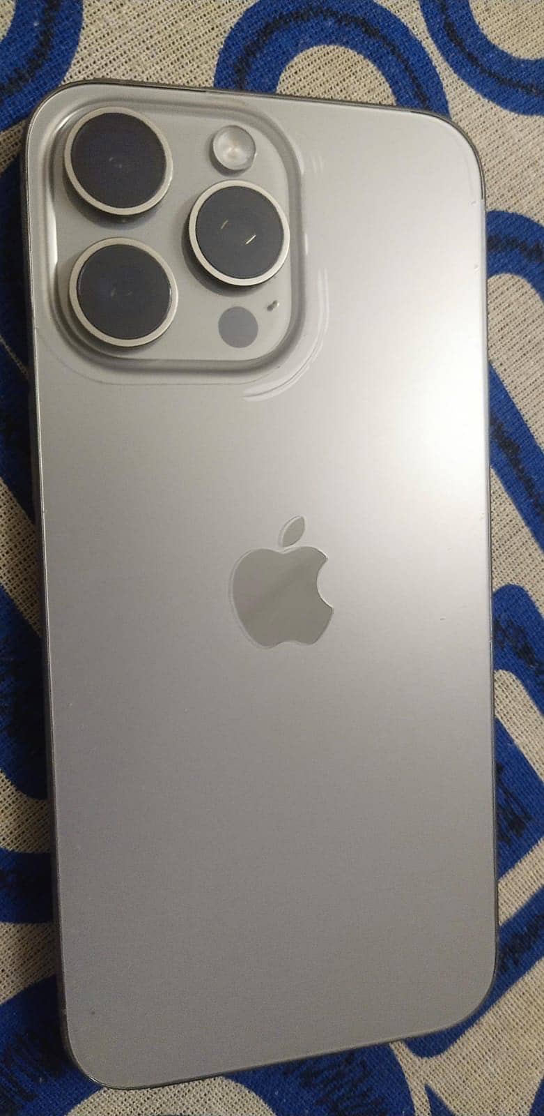 Apple iPhone 15 plus 6