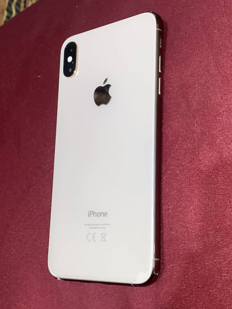 Apple iPhone XS Max 7