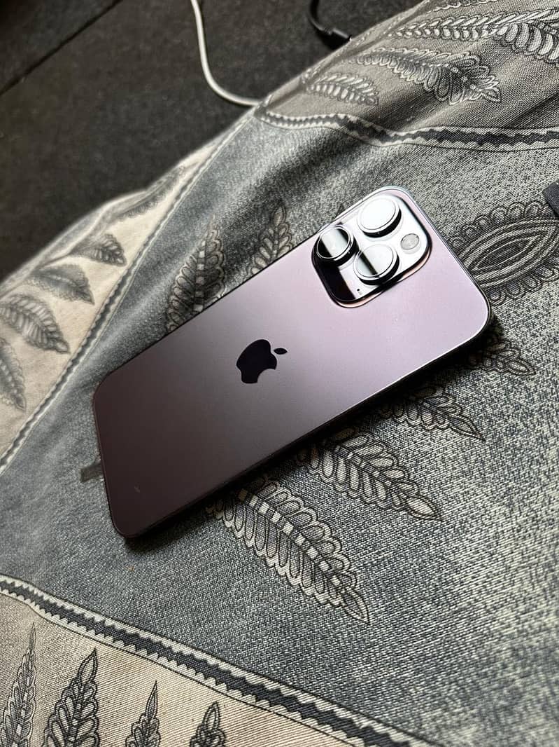 Apple iPhone 14 Pro Max 0