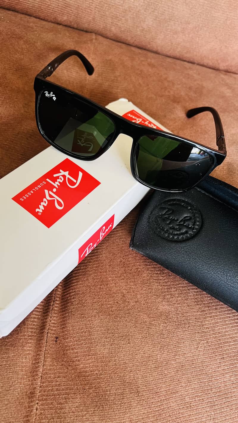 Sunglasses 0