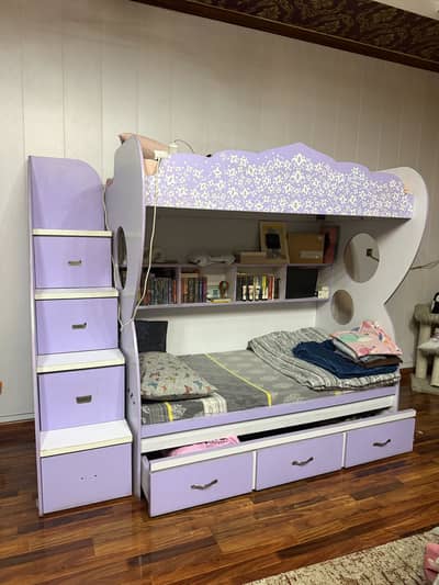 Triple bunk bed