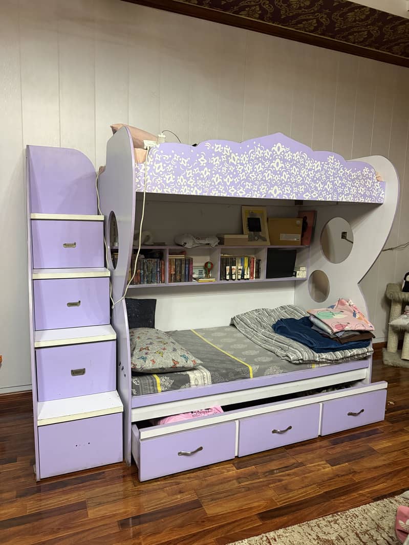 Triple bunk bed 0