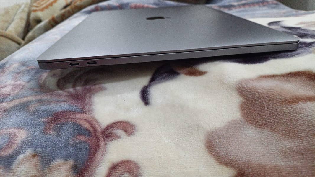MacBook pro 1
