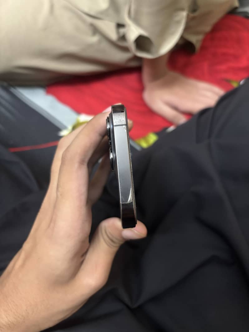 Apple iPhone 13 Pro 1