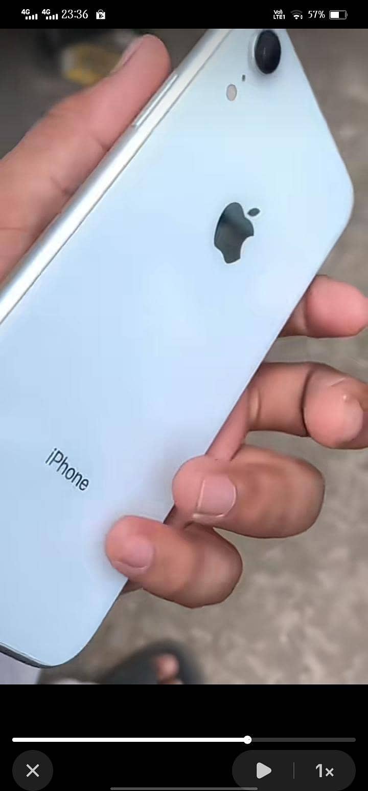 Apple iPhone XR 1