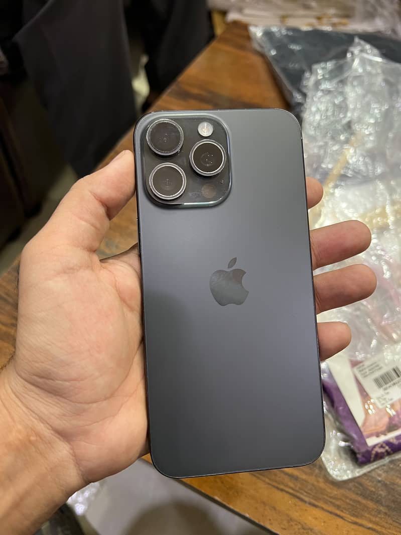 Apple iPhone 15 Pro Max 1