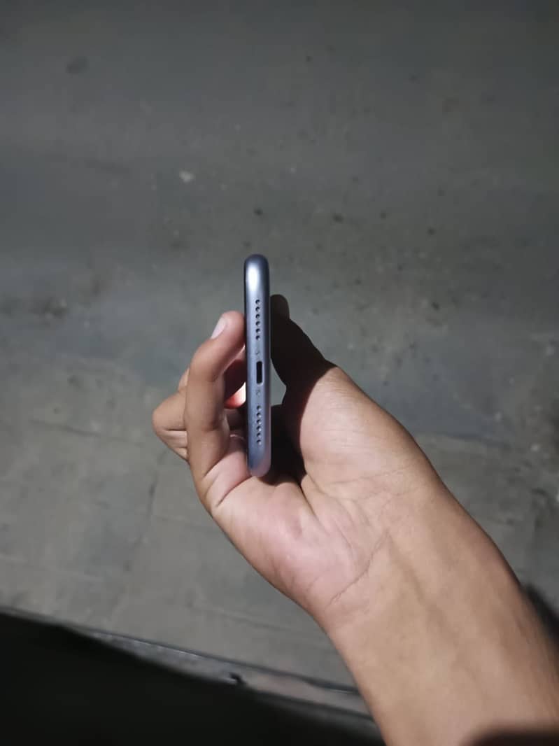 Apple iPhone 11 5