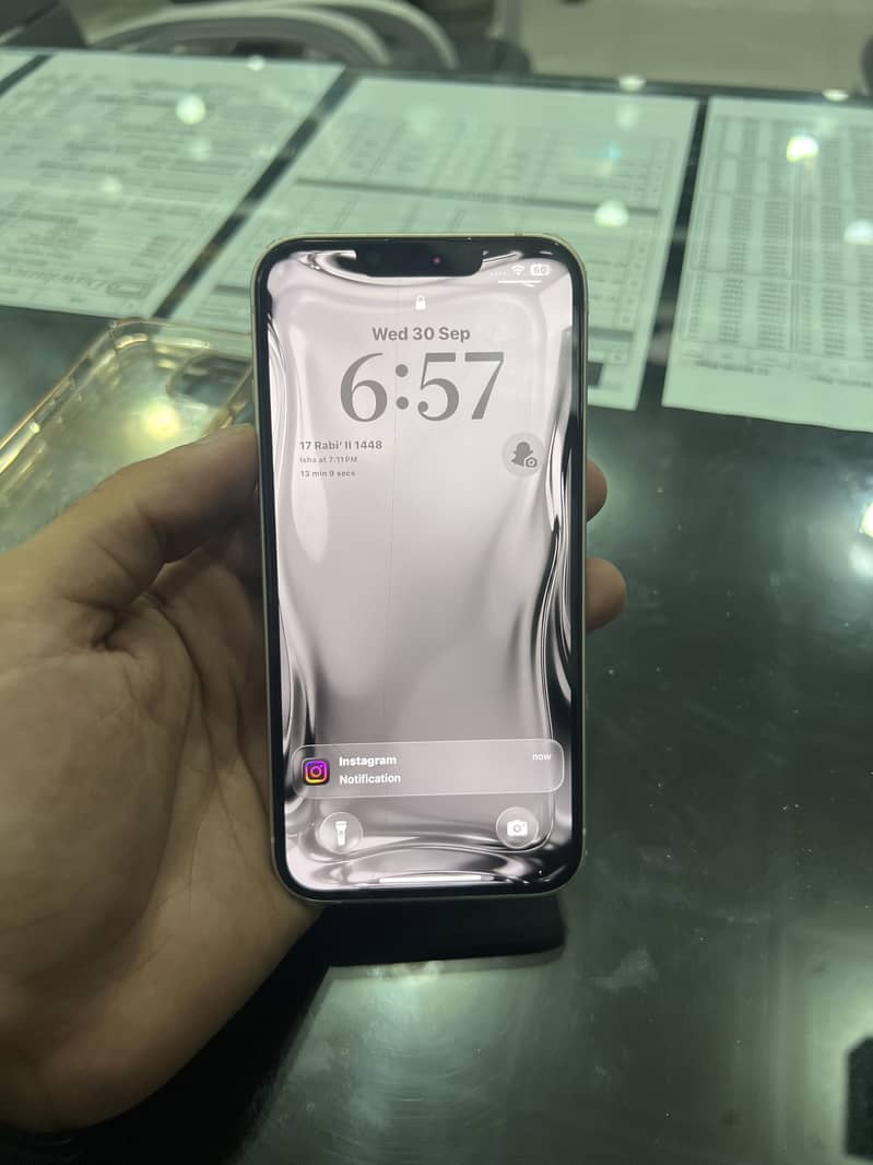 Apple iPhone 13 9