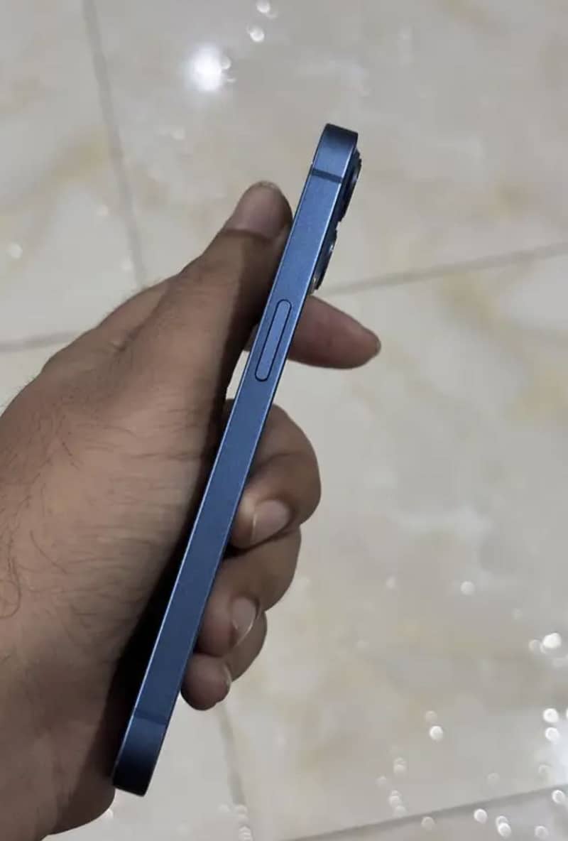 Apple iPhone 13 1