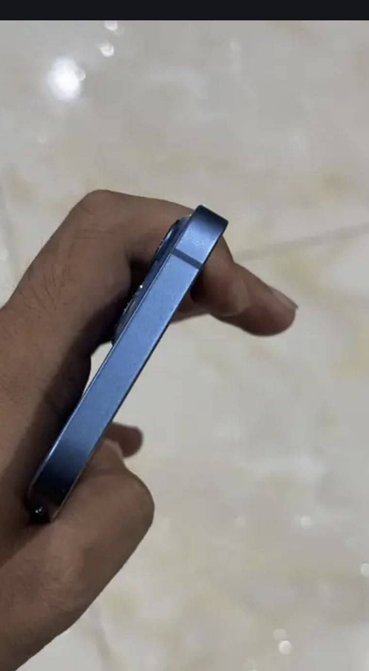 Apple iPhone 13 3