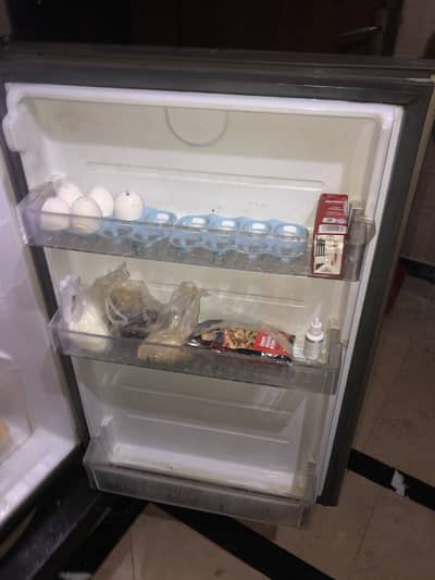 Am going to sale my freezer bohat hi achi condition mai hai