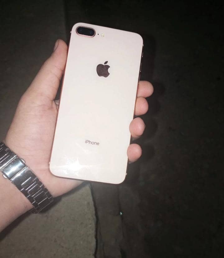 Apple iPhone 8 Plus 0