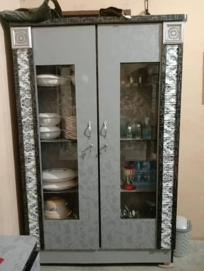 1 bed , 1 divider , 1 dressing , 3 door wali almari