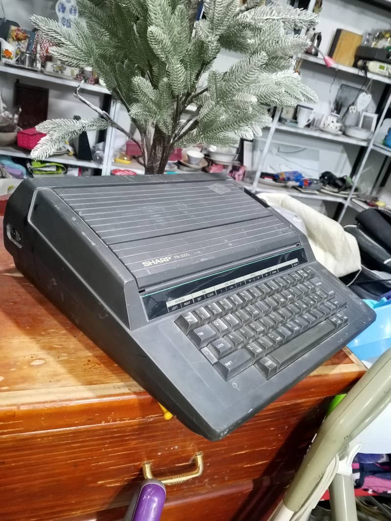 Sharp PA-3000 Portable Electronic Typewriter 3